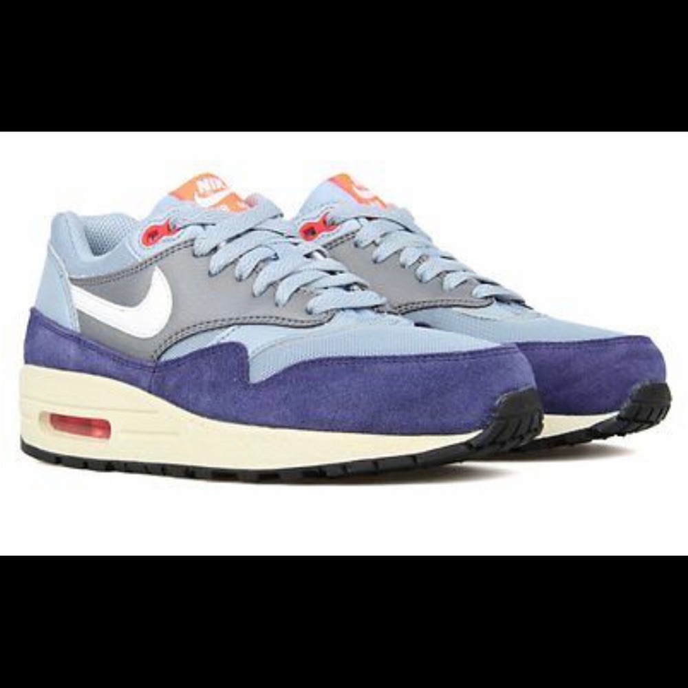 Nike Women's Air Max 1 Essential Running (sz 9)